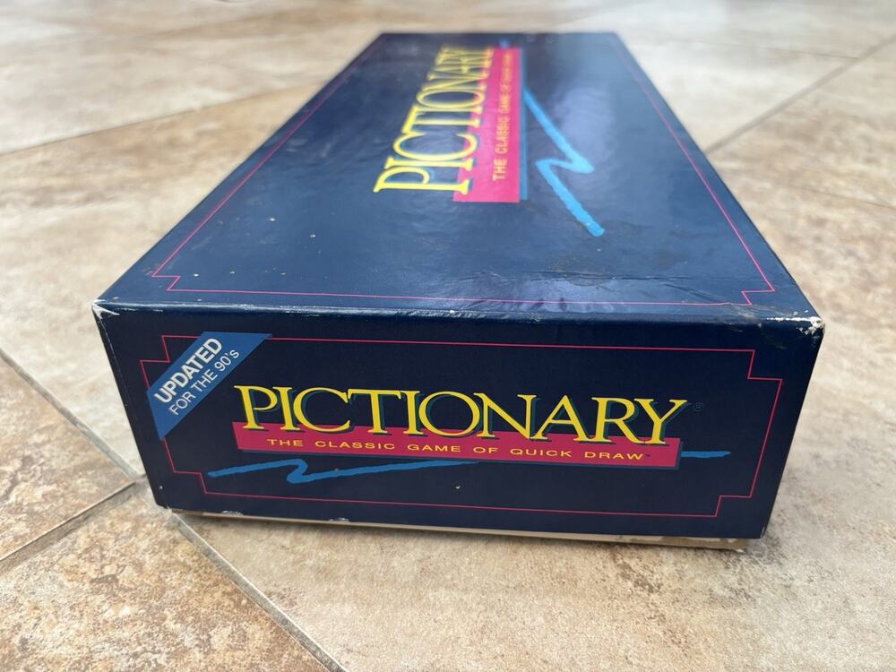 VINTAGE Pictionary Updated for the 90s COMPLETE 1993 Classic Drawing Board Game